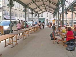 et puis les tables et stands se sont vidées